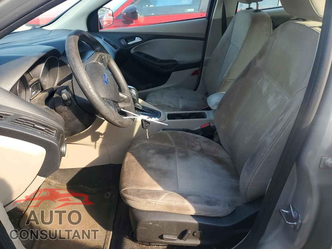 FORD FOCUS 2015 - 1FADP3F26FL247155