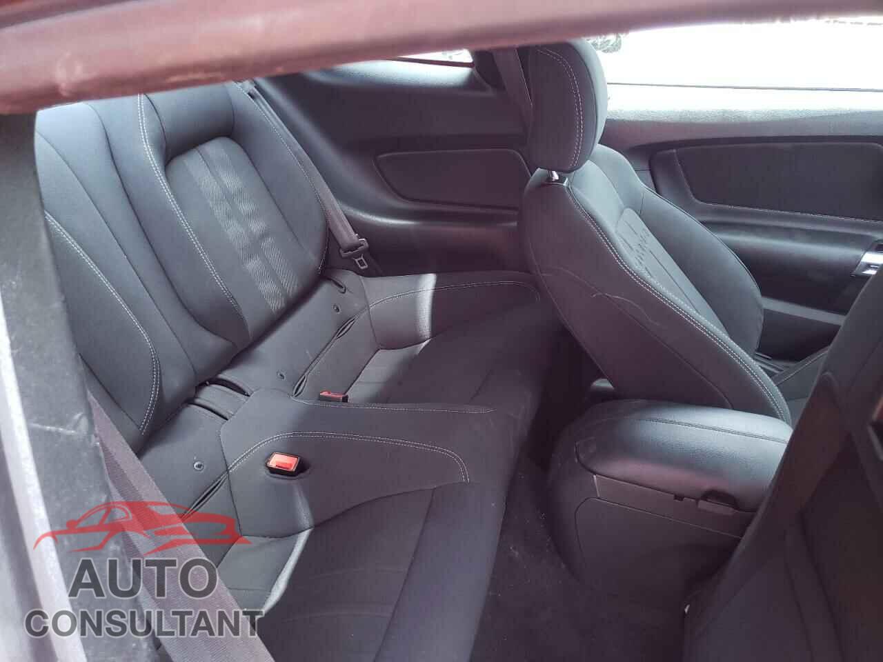 FORD MUSTANG 2019 - 1FA6P8TH2K5200928