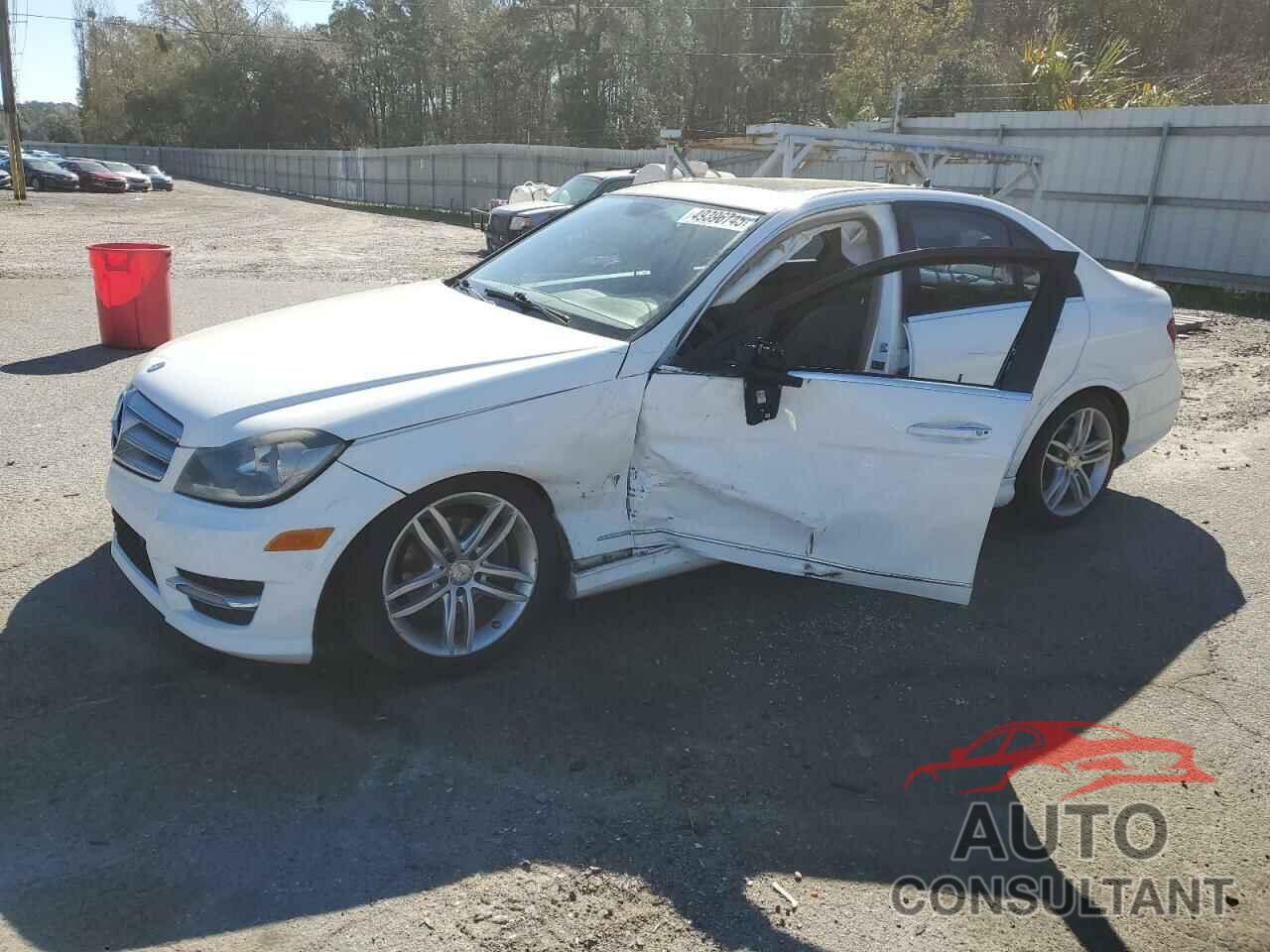MERCEDES-BENZ C-CLASS 2013 - WDDGF4HB3DR253122