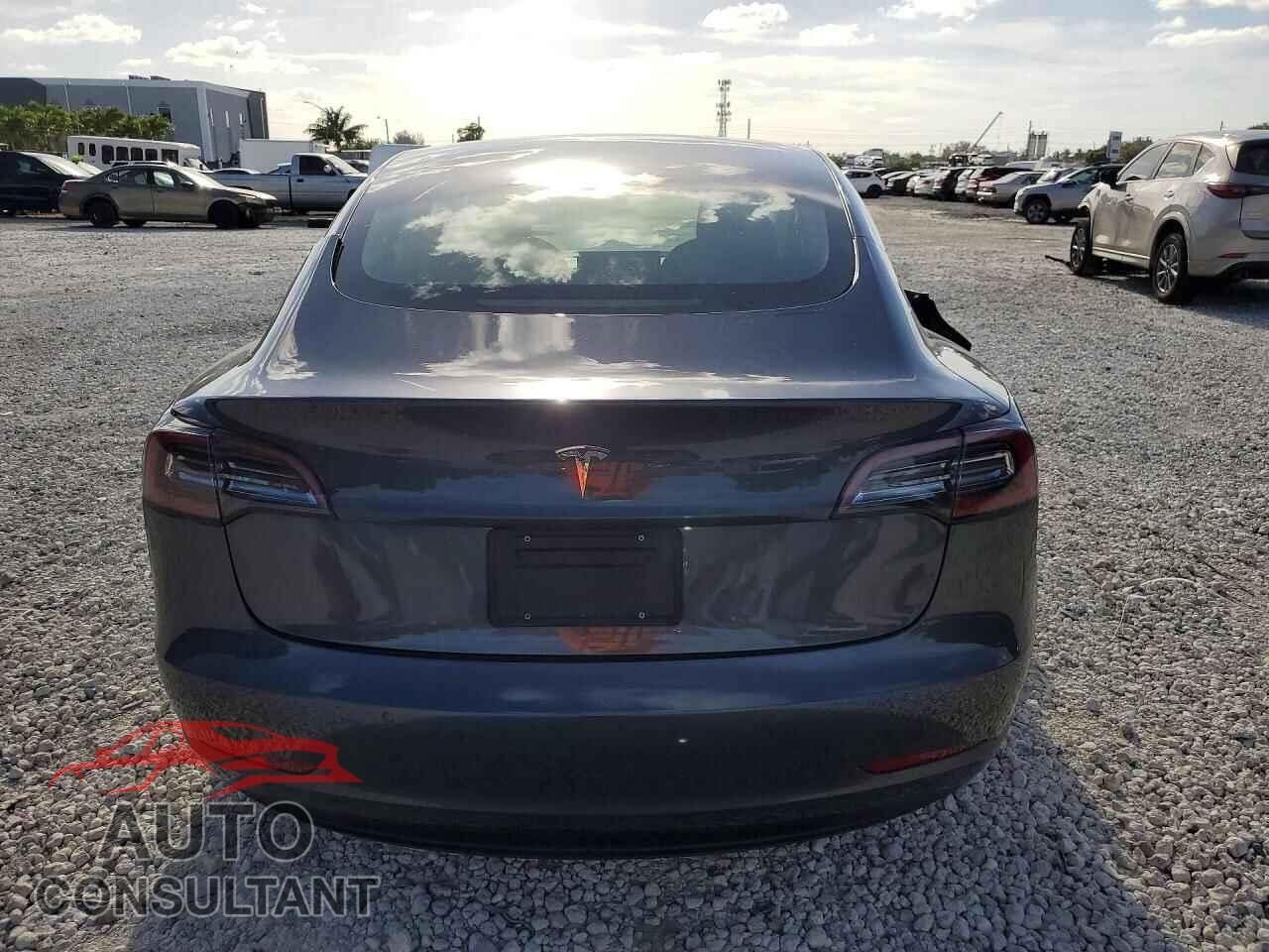 TESLA MODEL 3 2021 - 5YJ3E1EA5MF016451