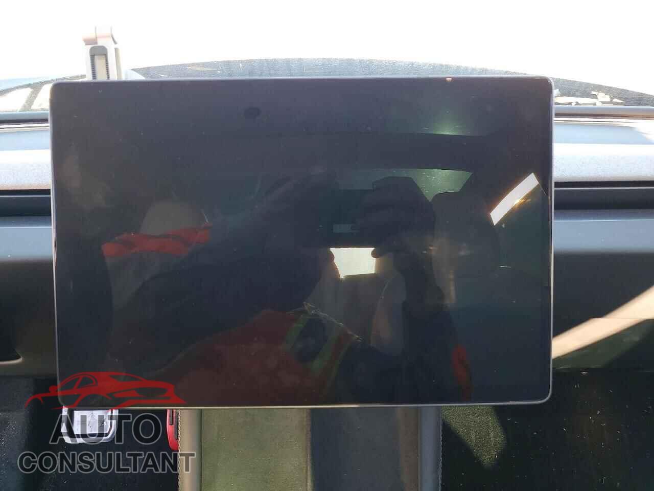 TESLA MODEL 3 2024 - 5YJ3E1EA5RF718146