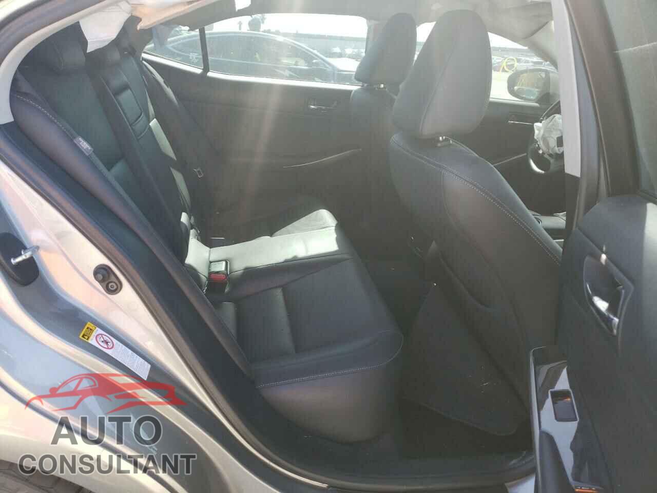 LEXUS IS 2016 - JTHBA1D24G5007536