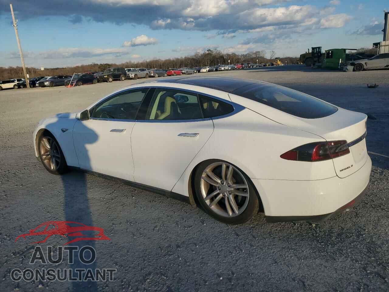 TESLA MODEL S 2013 - 5YJSA1CN5DFP04320