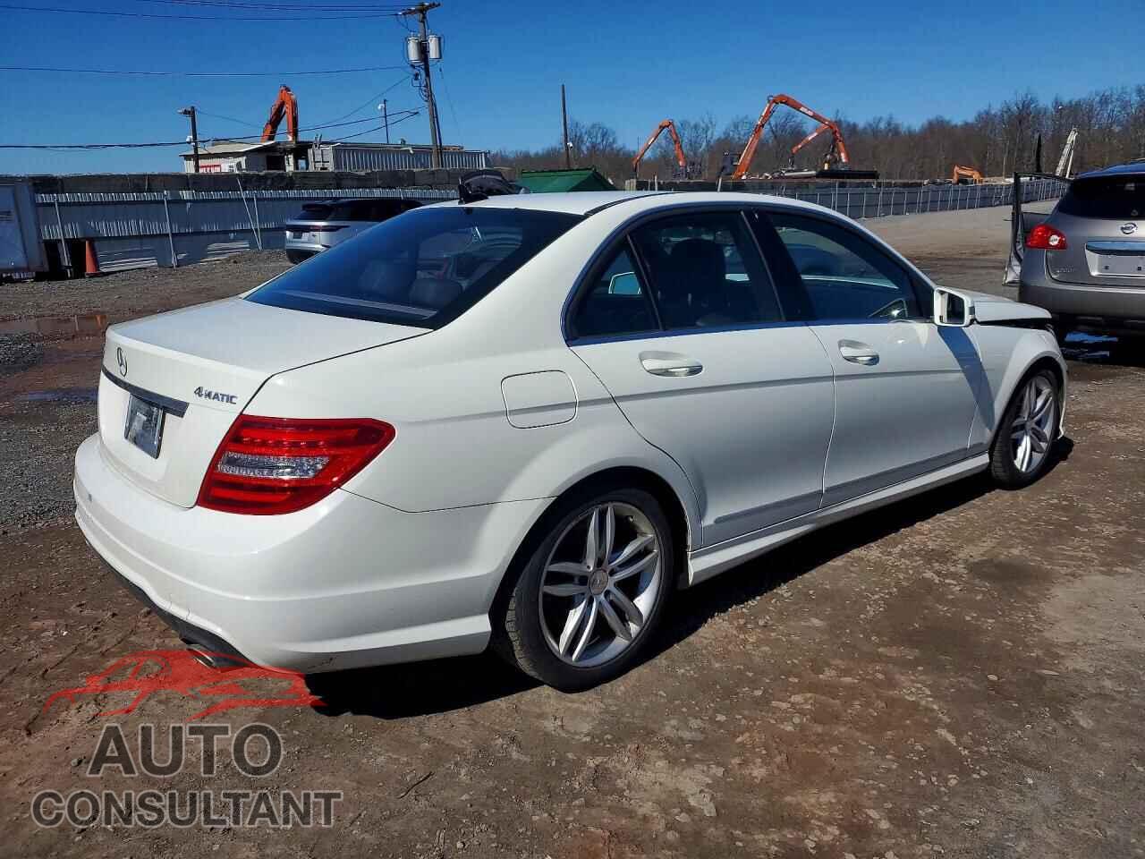 MERCEDES-BENZ C-CLASS 2012 - WDDGF8BB2CR196426