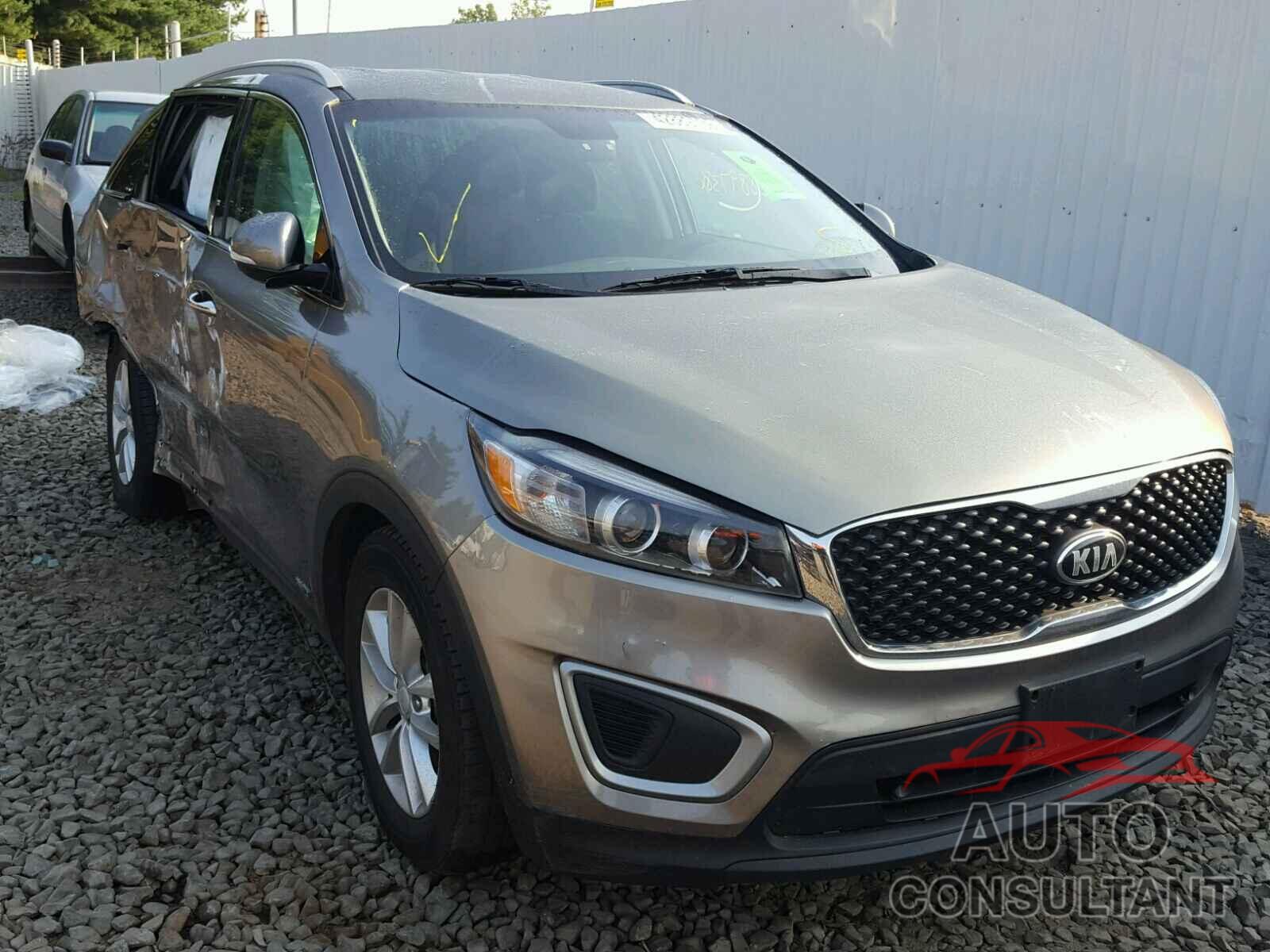 KIA SORENTO LX 2018 - 5XYPGDA39JG368246