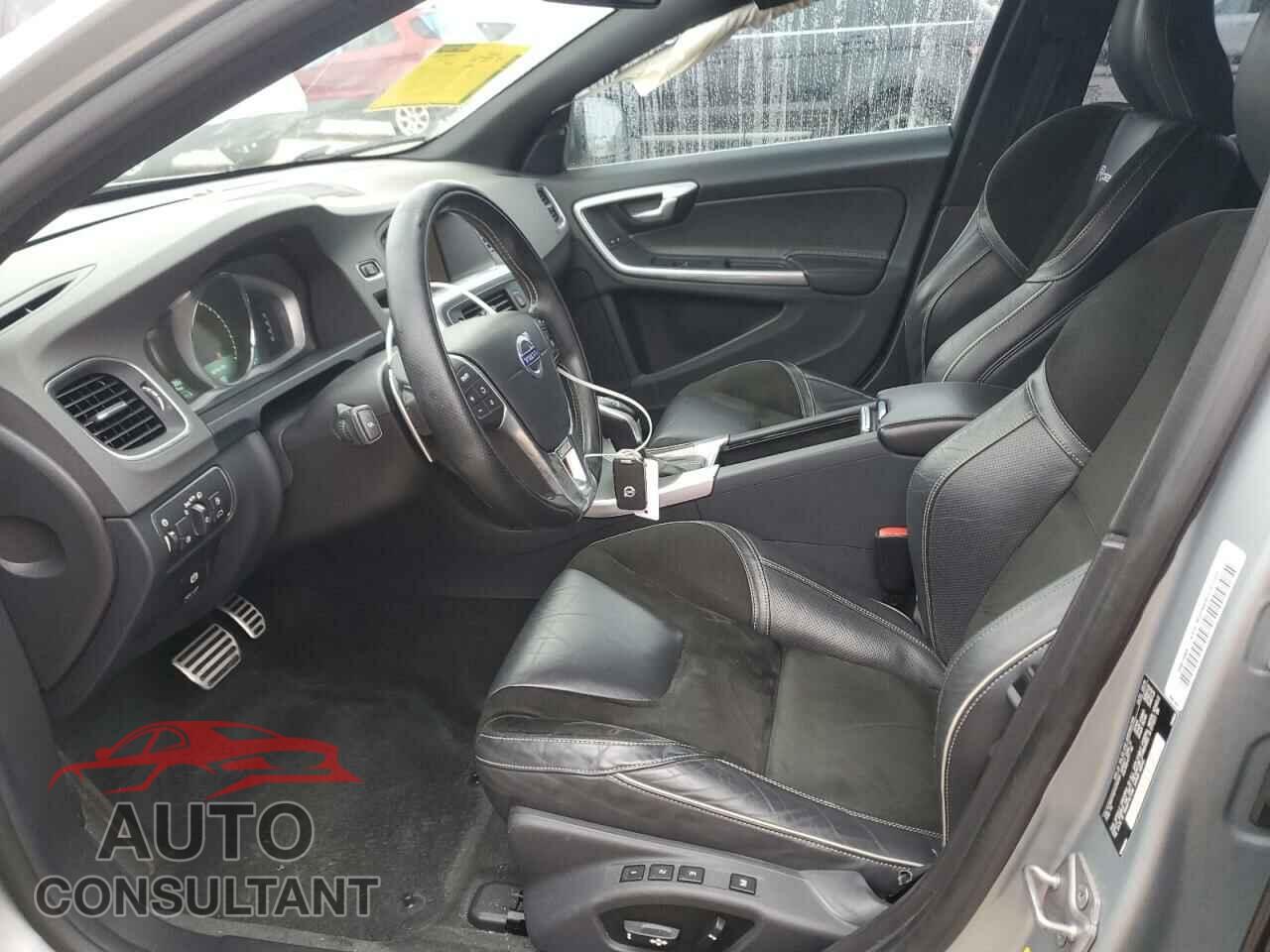 VOLVO S60 2015 - YV1902TH2F2310386