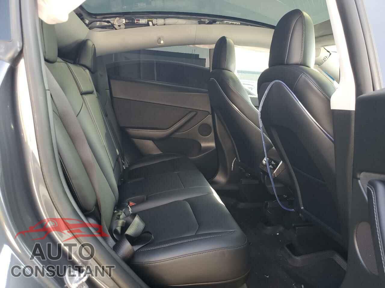 TESLA MODEL Y 2022 - 7SAYGDEFXNF411761
