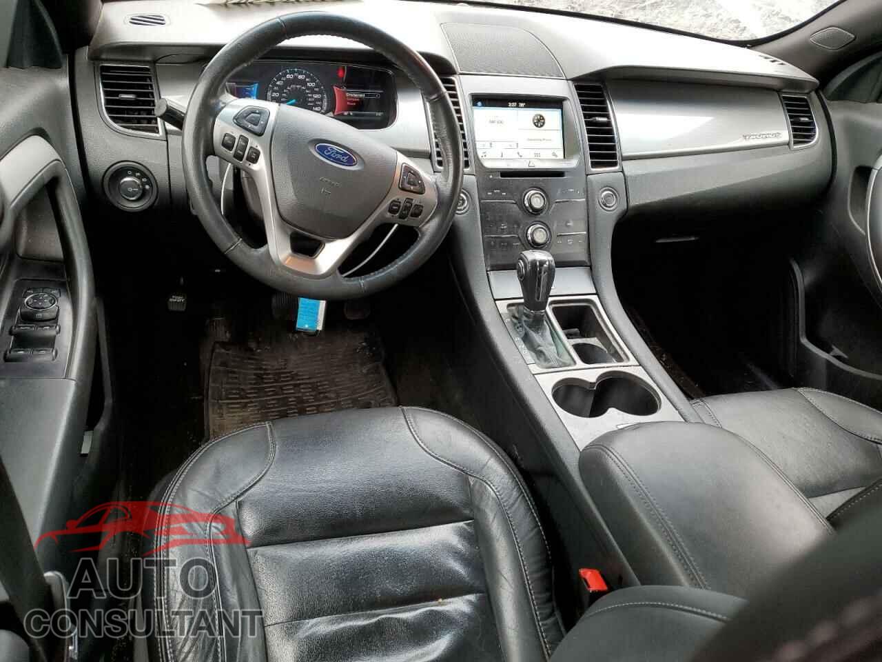 FORD TAURUS 2018 - 1FAHP2E83JG118518