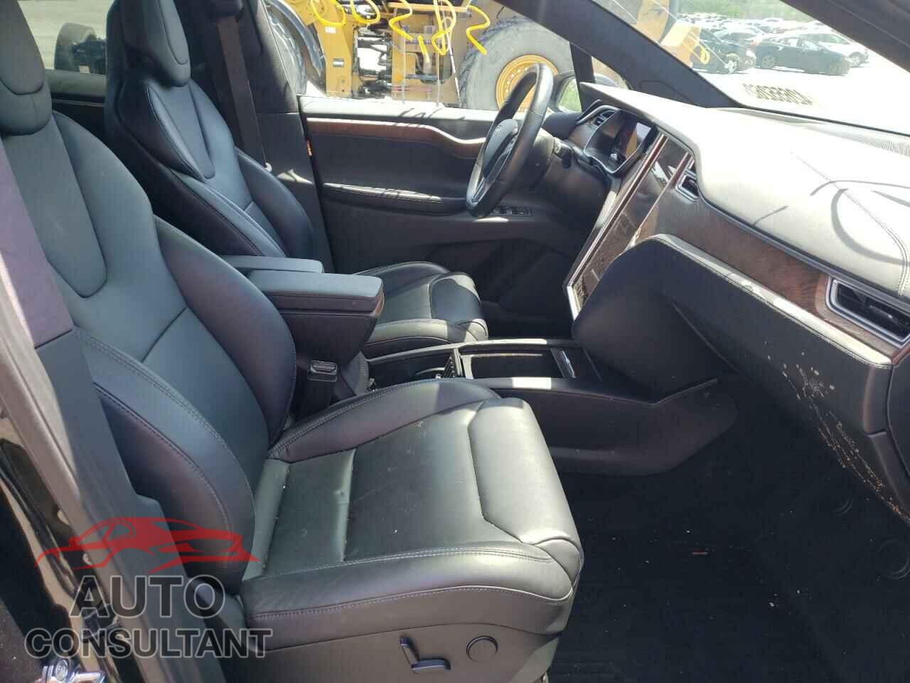 TESLA MODEL X 2017 - 5YJXCBE40HF074108