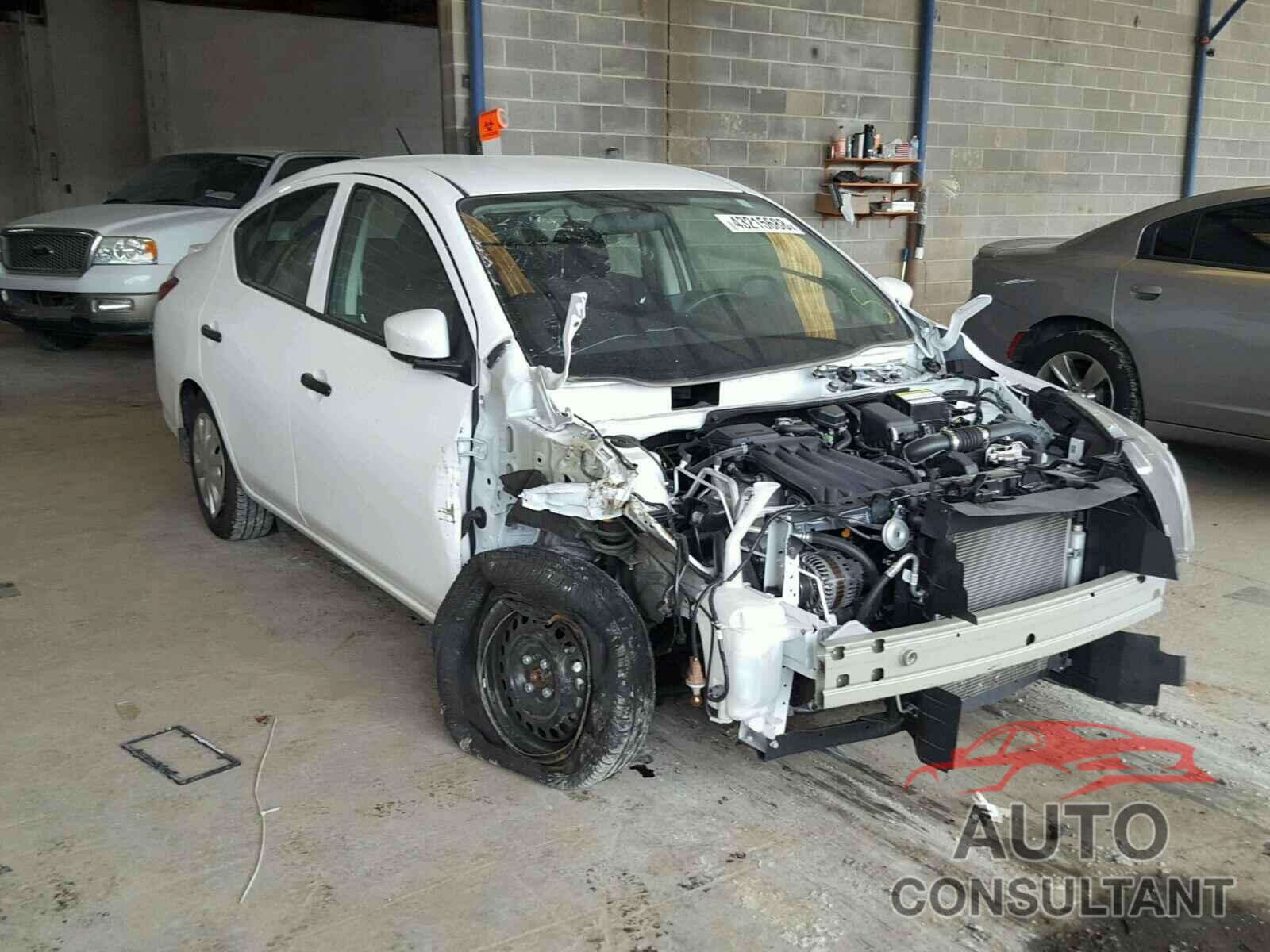 NISSAN VERSA 2018 - 3N1CN7APXJL823223