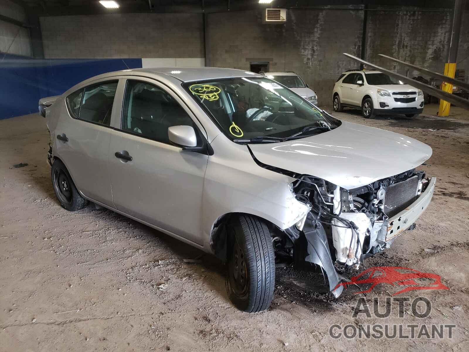NISSAN VERSA 2018 - 3N1CN7AP1JL841500