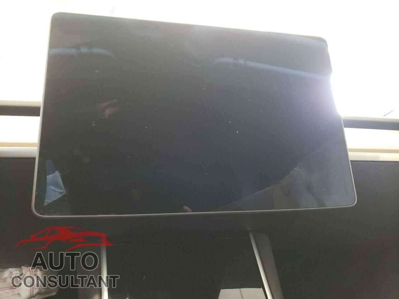 TESLA MODEL 3 2018 - 5YJ3E1EB2JF150984