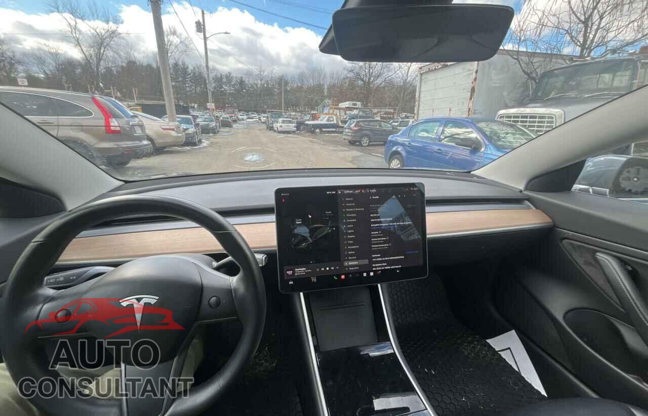 TESLA MODEL 3 2018 - 5YJ3E1EB5JF128526