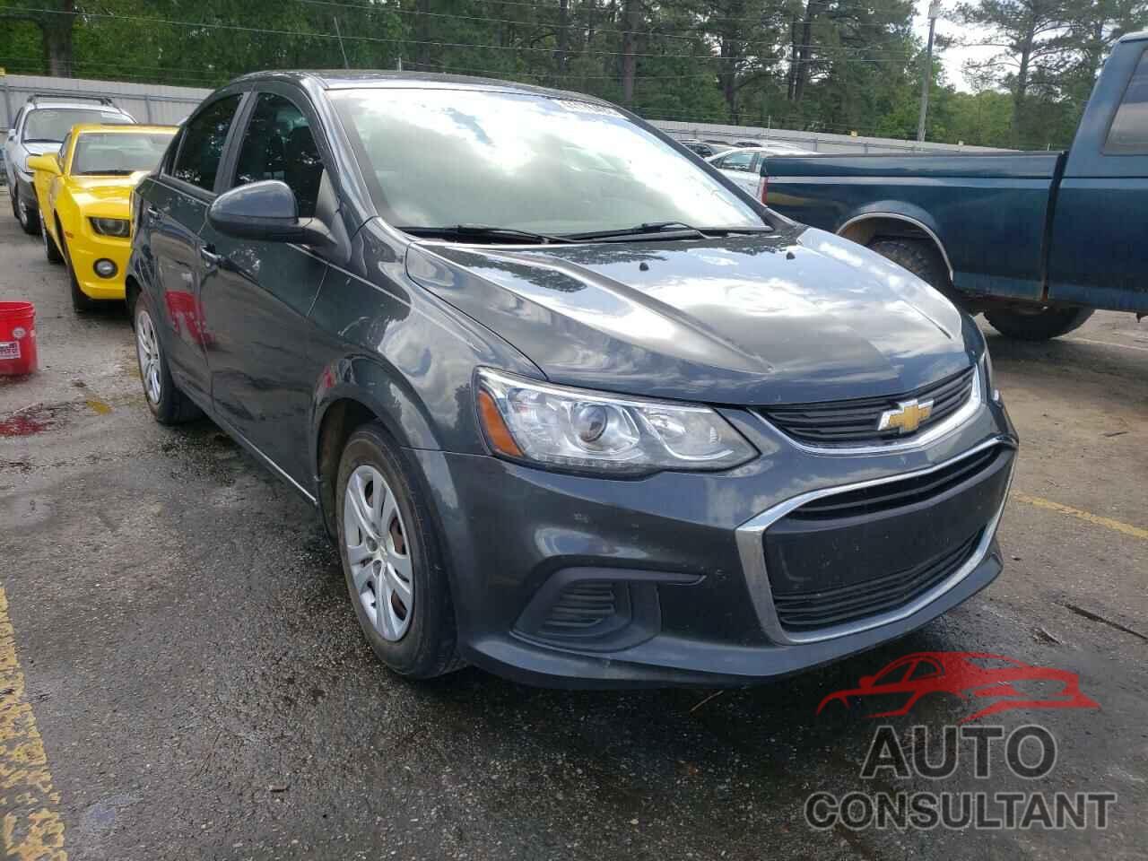 CHEVROLET SONIC 2018 - 1G1JB5SH8J4127757