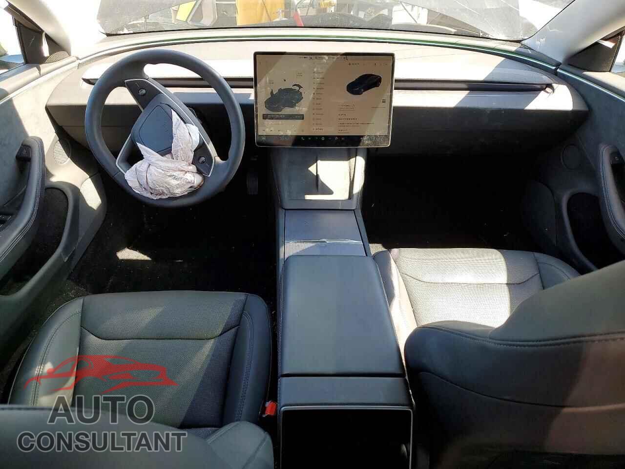 TESLA MODEL 3 2024 - 5YJ3E1EB5RF835573