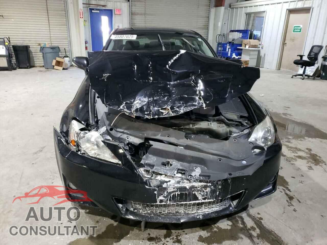 LEXUS IS 2011 - JTHCF5C21B2035366