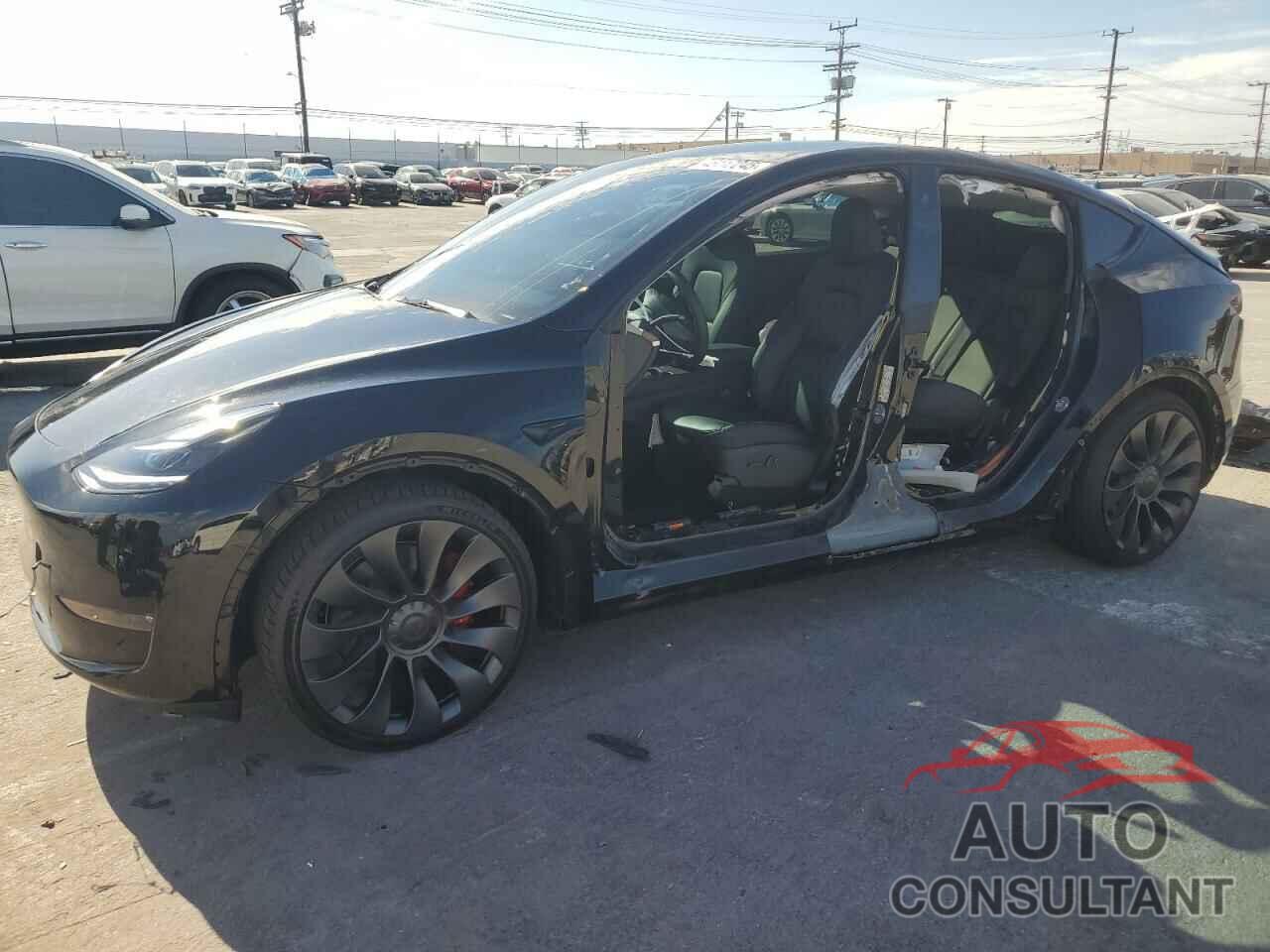 TESLA MODEL Y 2024 - 7SAYGDEF1RF045727