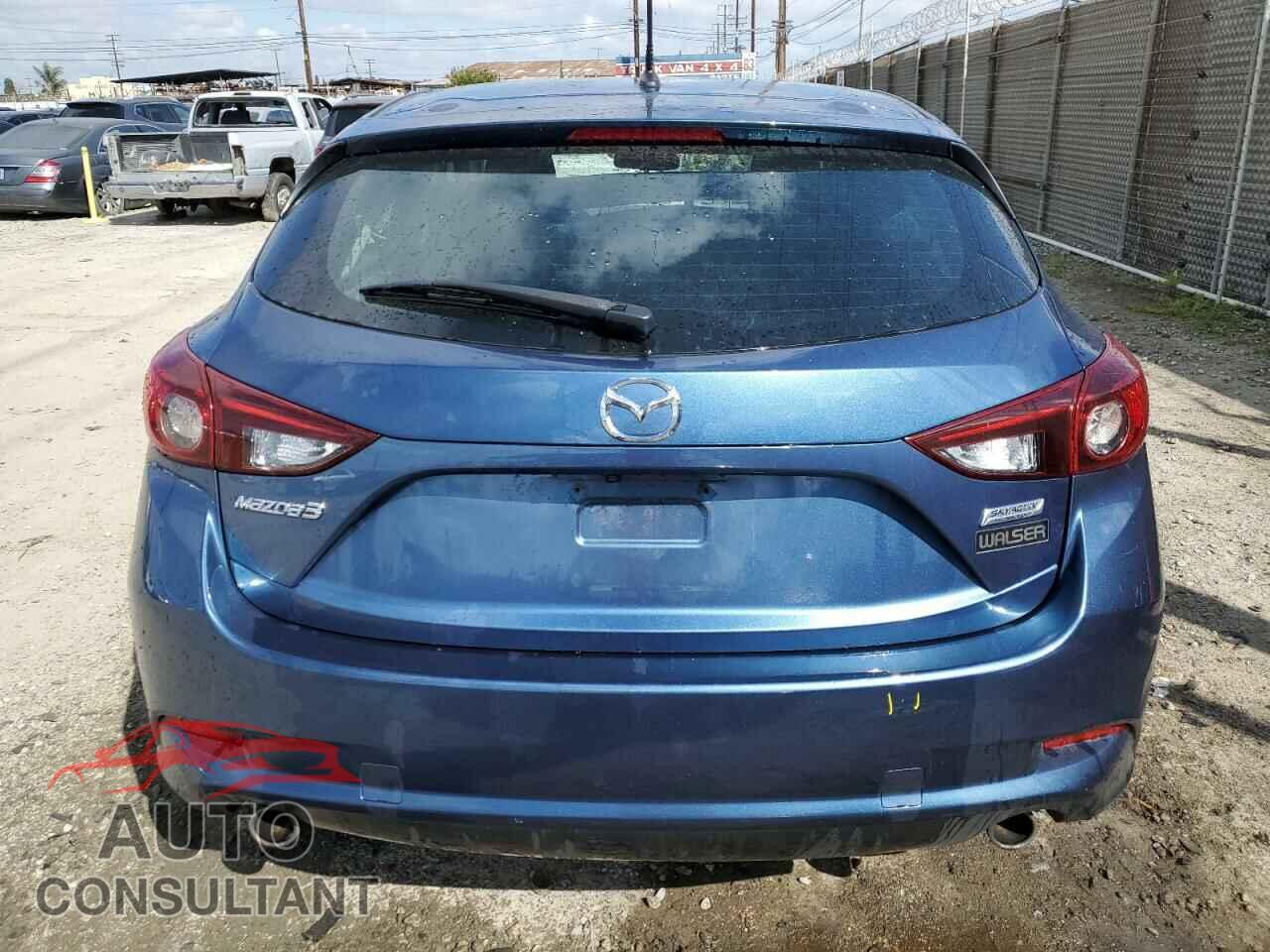 MAZDA 3 2018 - 3MZBN1L32JM215218