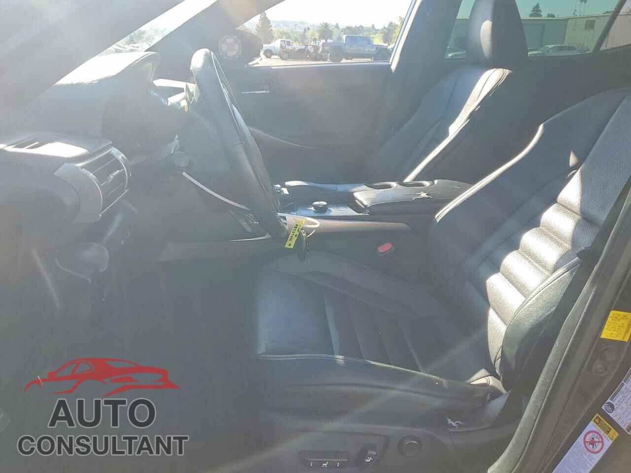 LEXUS IS 2015 - JTHBF1D29F5043951