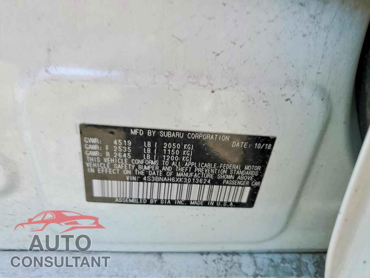 SUBARU LEGACY 2019 - 4S3BNAH6XK3013624
