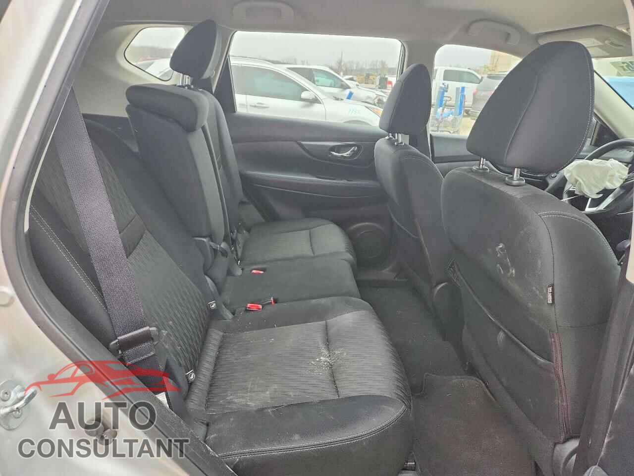 NISSAN ROGUE 2017 - KNMAT2MT7HP573606