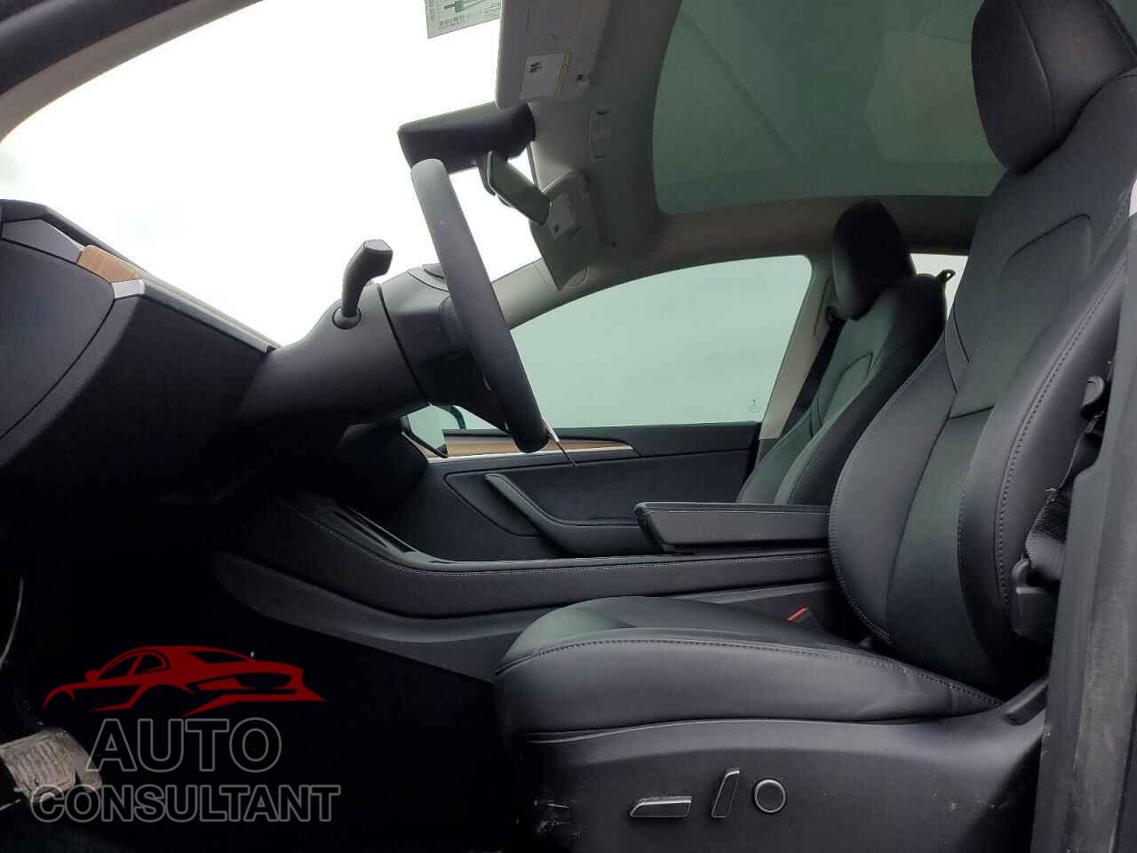 TESLA MODEL Y 2023 - LRWYGDFD7PC227191