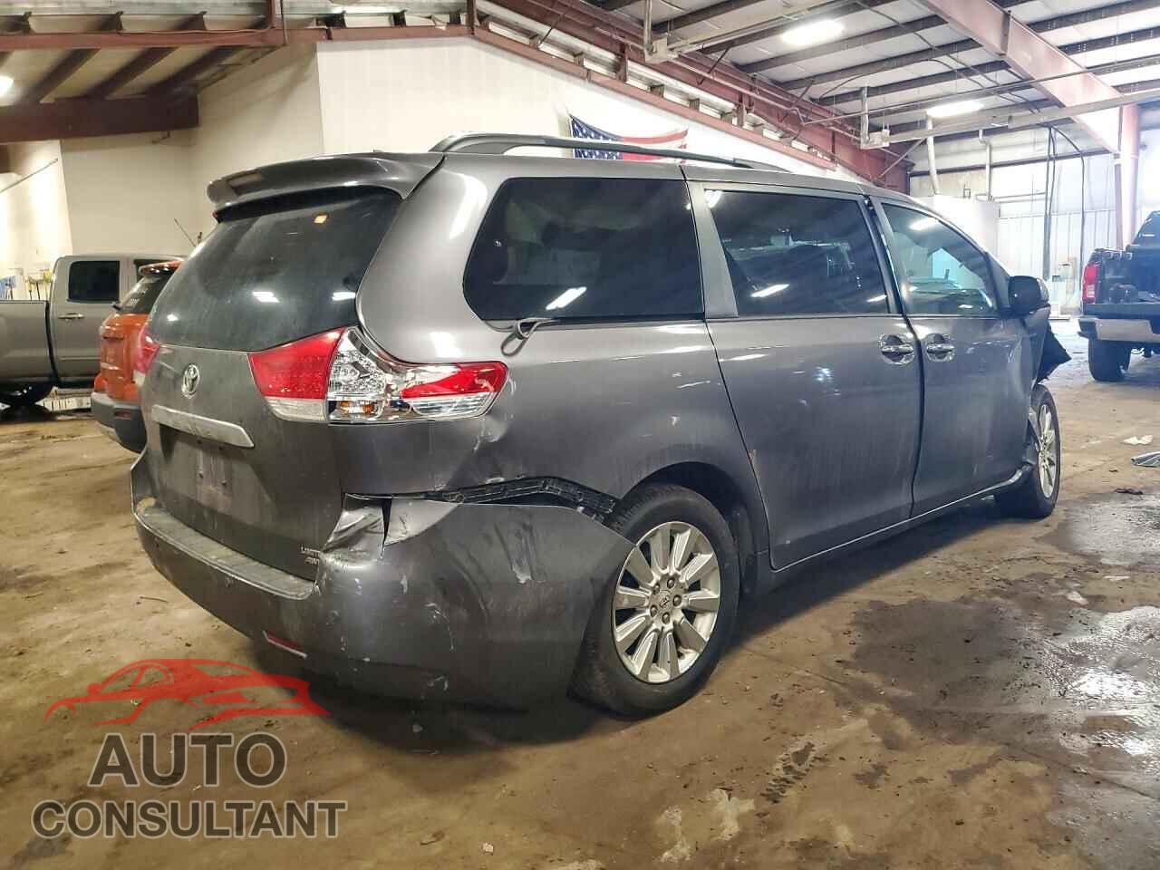 TOYOTA SIENNA 2011 - 5TDDK3DC7BS020618