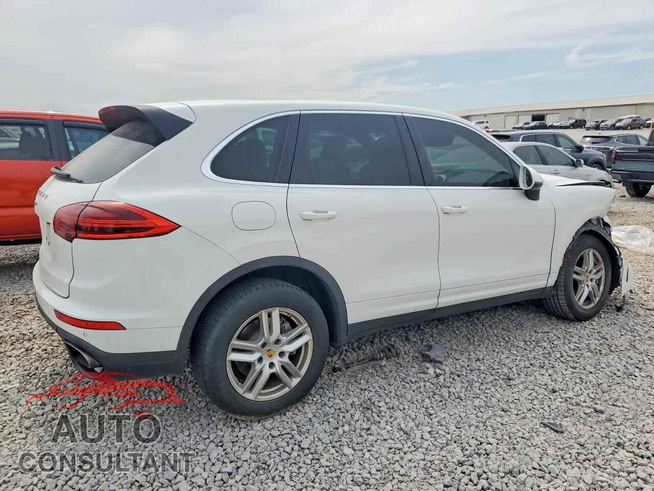 PORSCHE CAYENNE 2016 - WP1AA2A25GKA08945