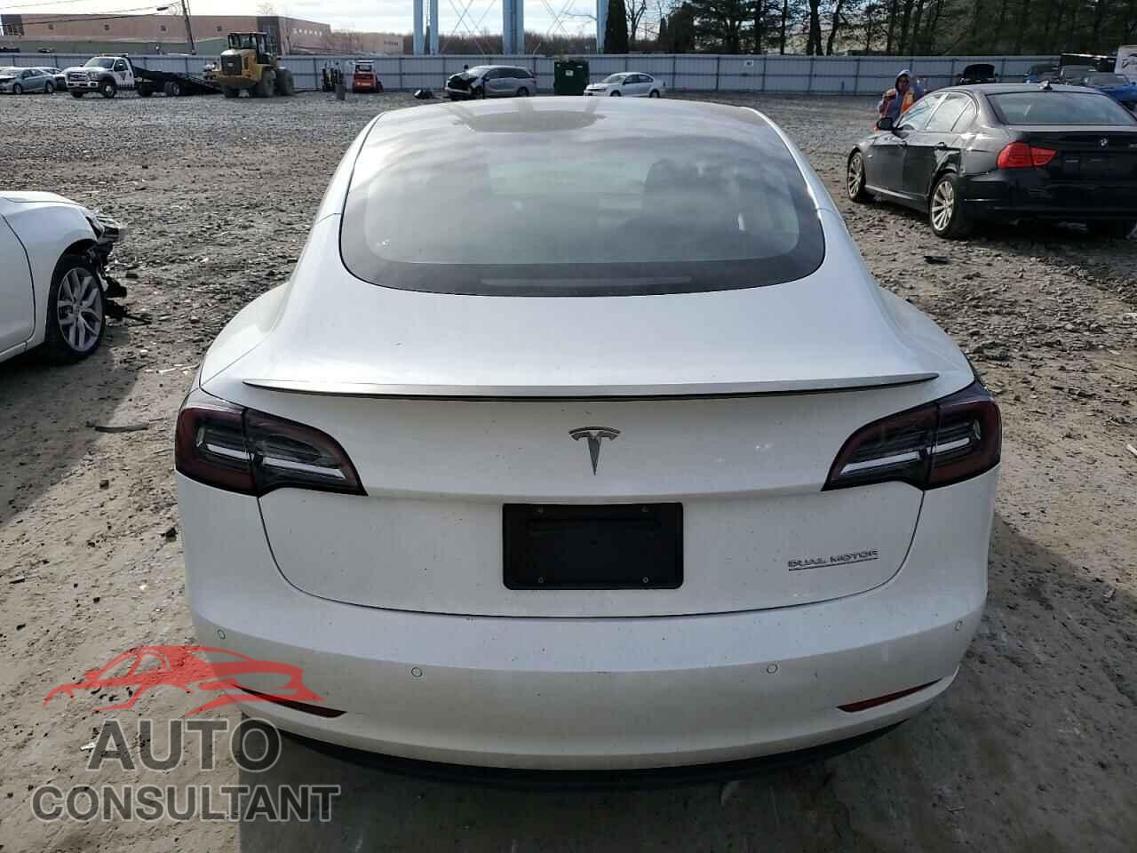TESLA MODEL 3 2021 - 5YJ3E1EC2MF044192