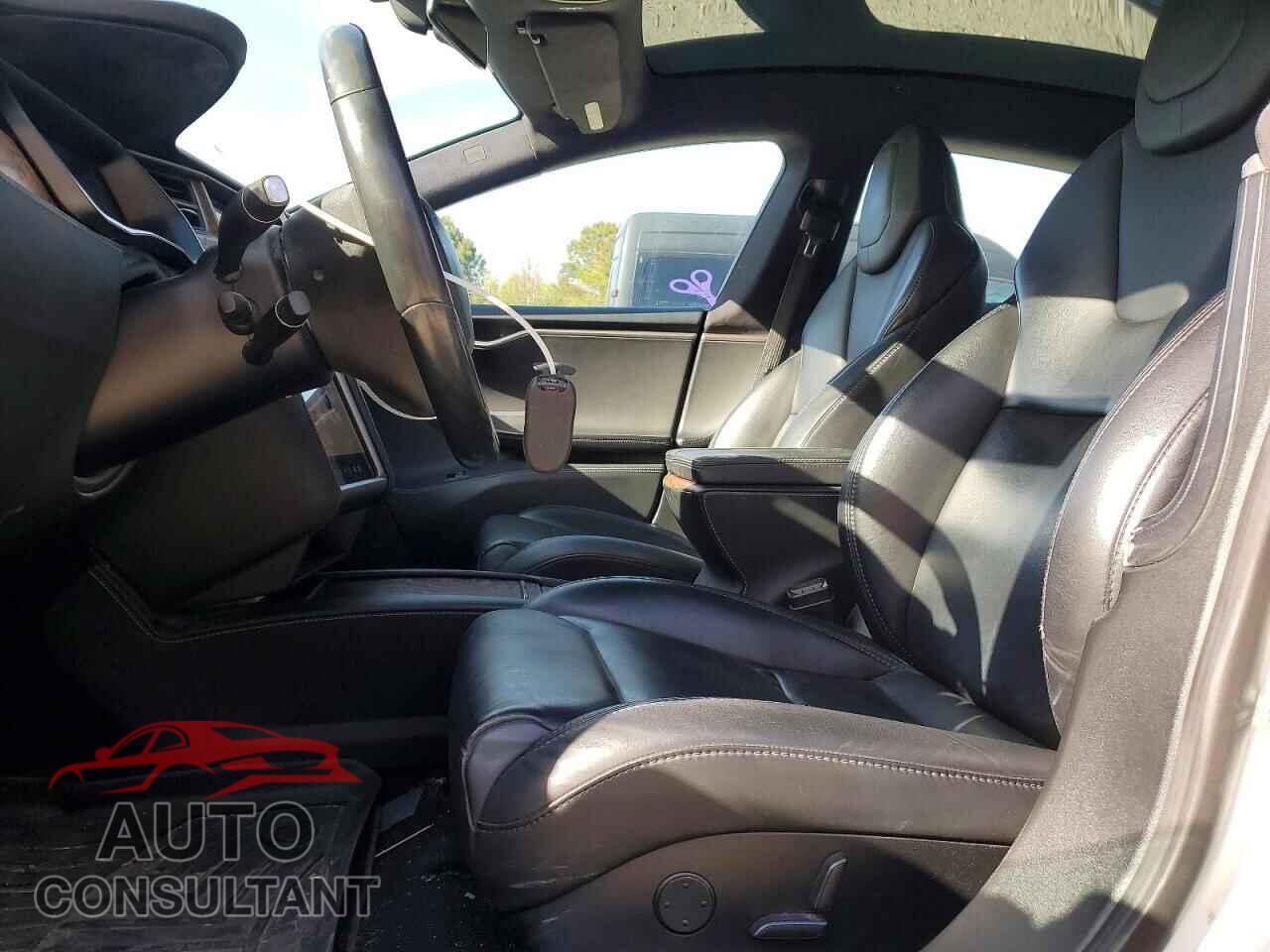 TESLA MODEL S 2019 - 5YJSA1E27KF302959