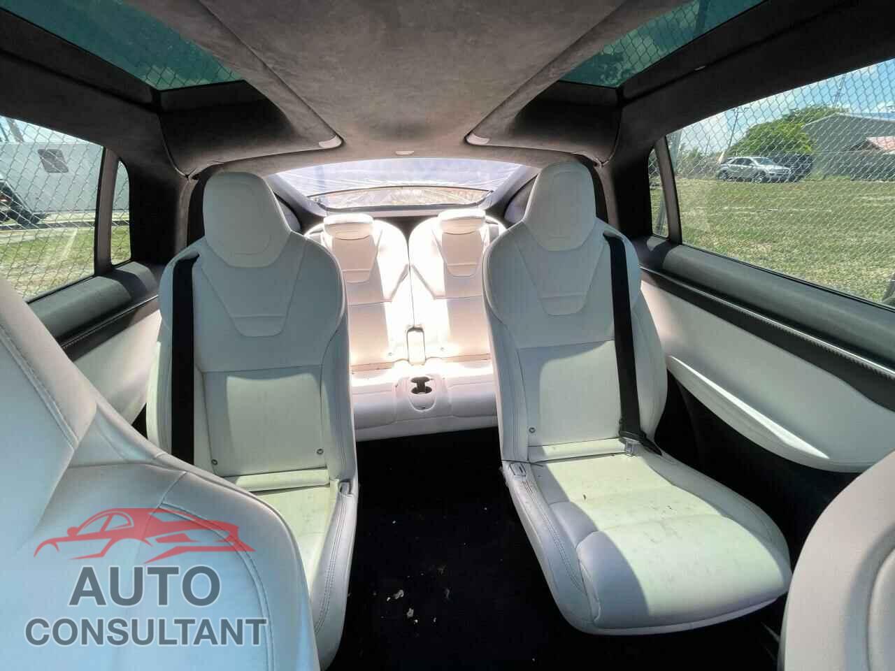 TESLA MODEL X 2017 - 5YJXCBE23HF043997