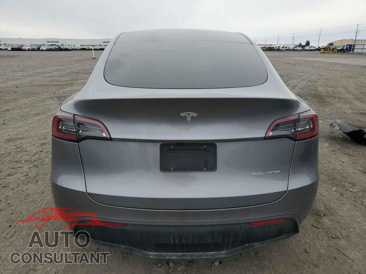 TESLA MODEL Y 2025 - 7SAYGAEE7SF260069