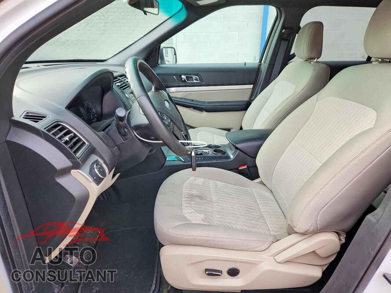 FORD EXPLORER 2018 - 1FM5K7B80JGA95109