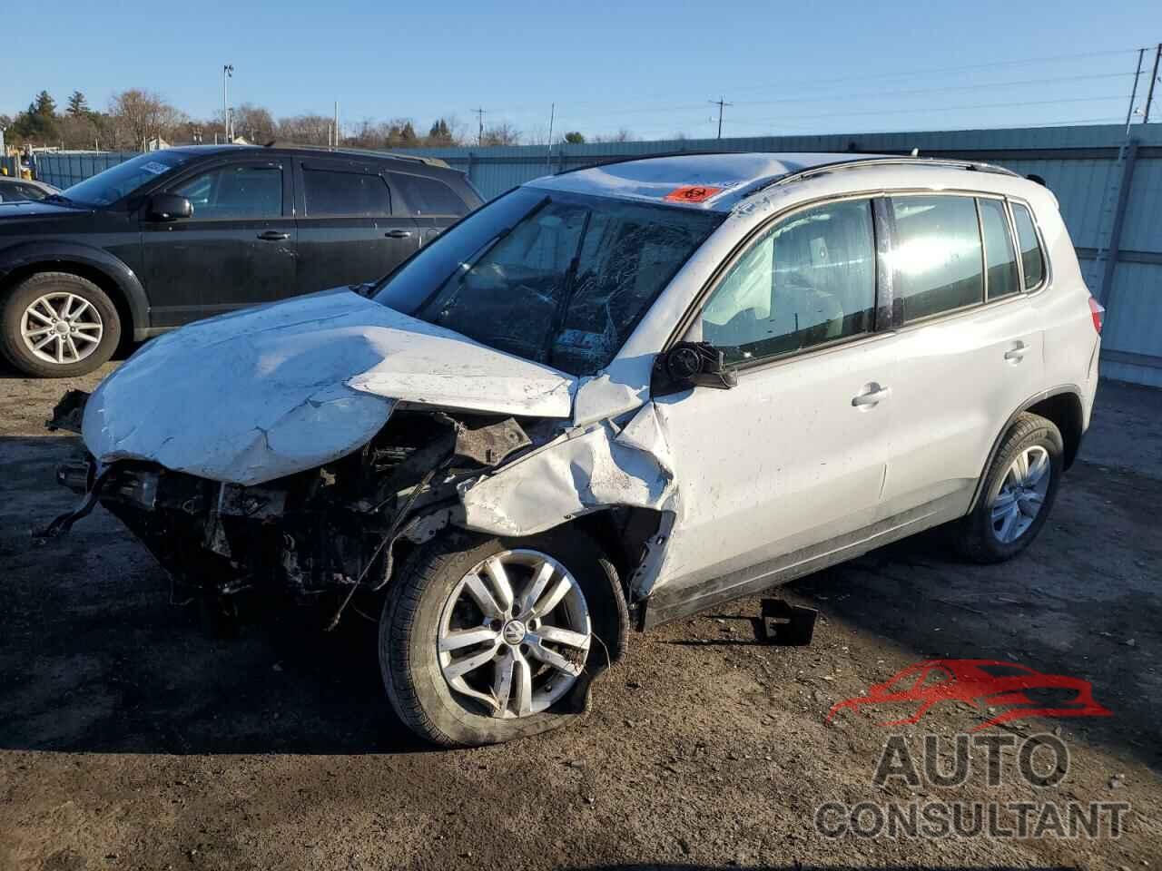 VOLKSWAGEN TIGUAN 2017 - WVGBV7AX2HK004691