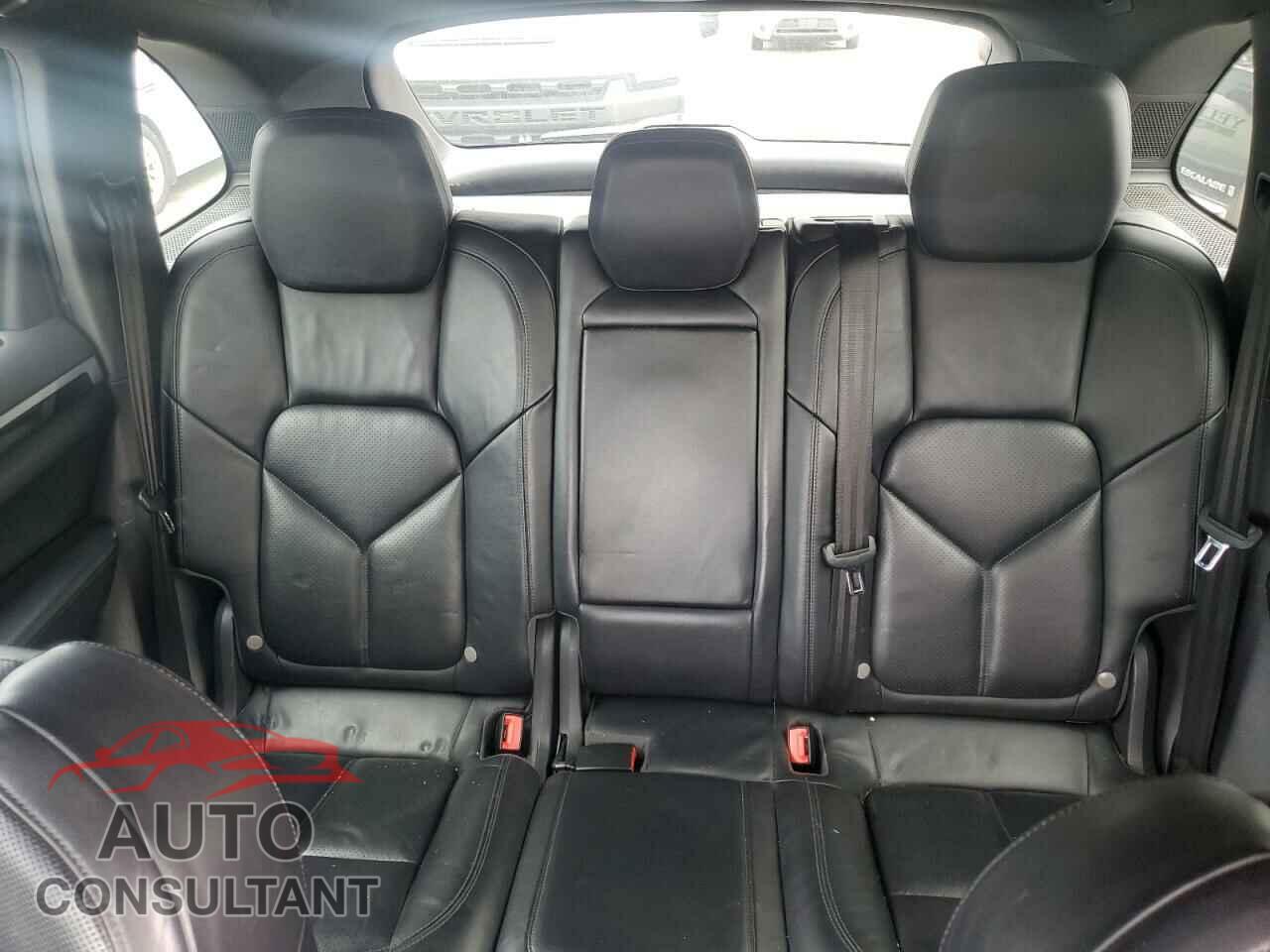 PORSCHE CAYENNE 2012 - WP1AA2A2XCLA09027