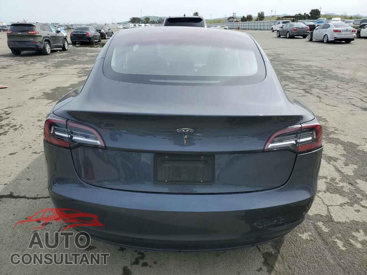 TESLA MODEL 3 2018 - 5YJ3E1EA1JF158257