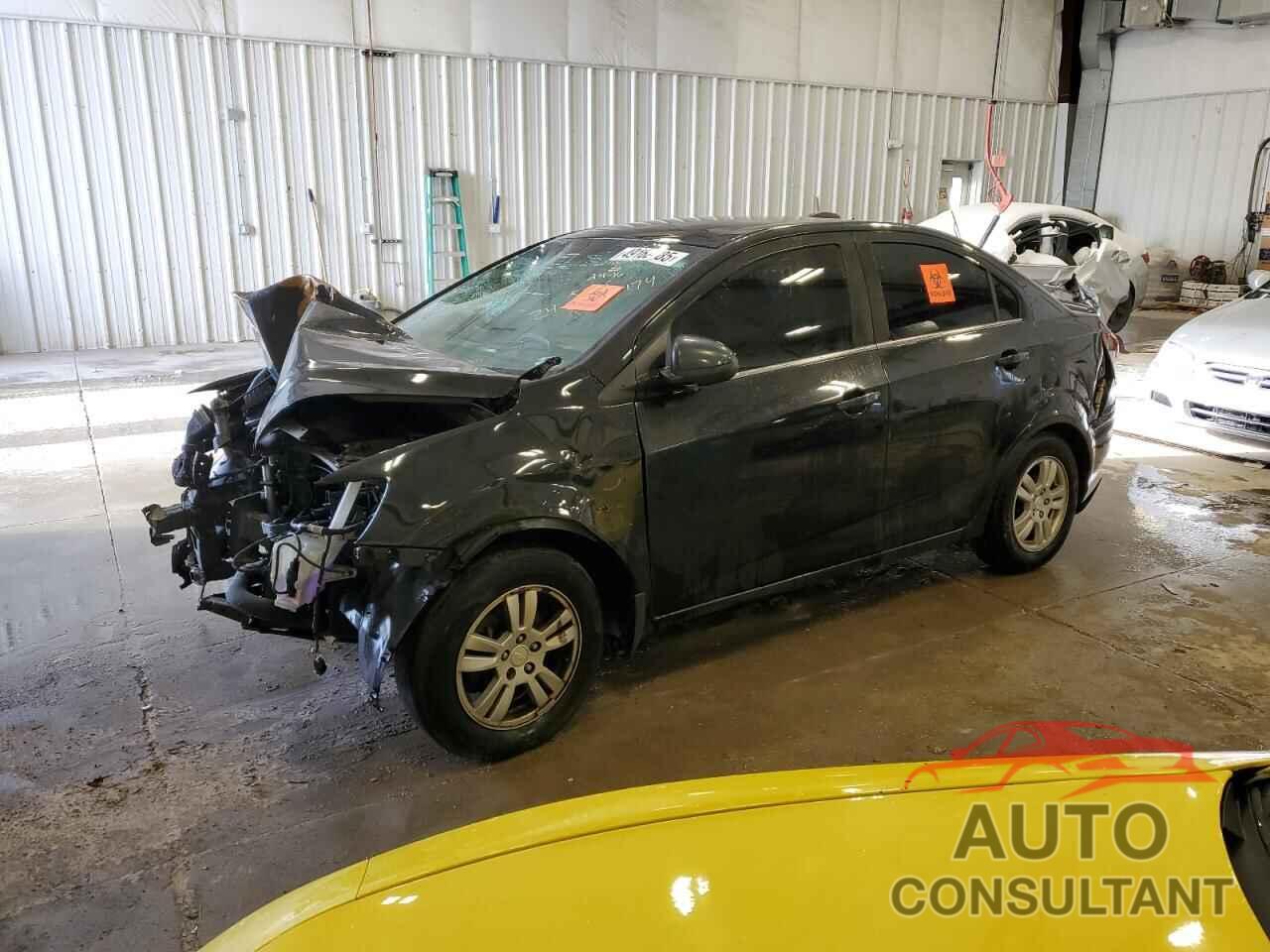 CHEVROLET SONIC 2015 - 1G1JC5SB9F4175297