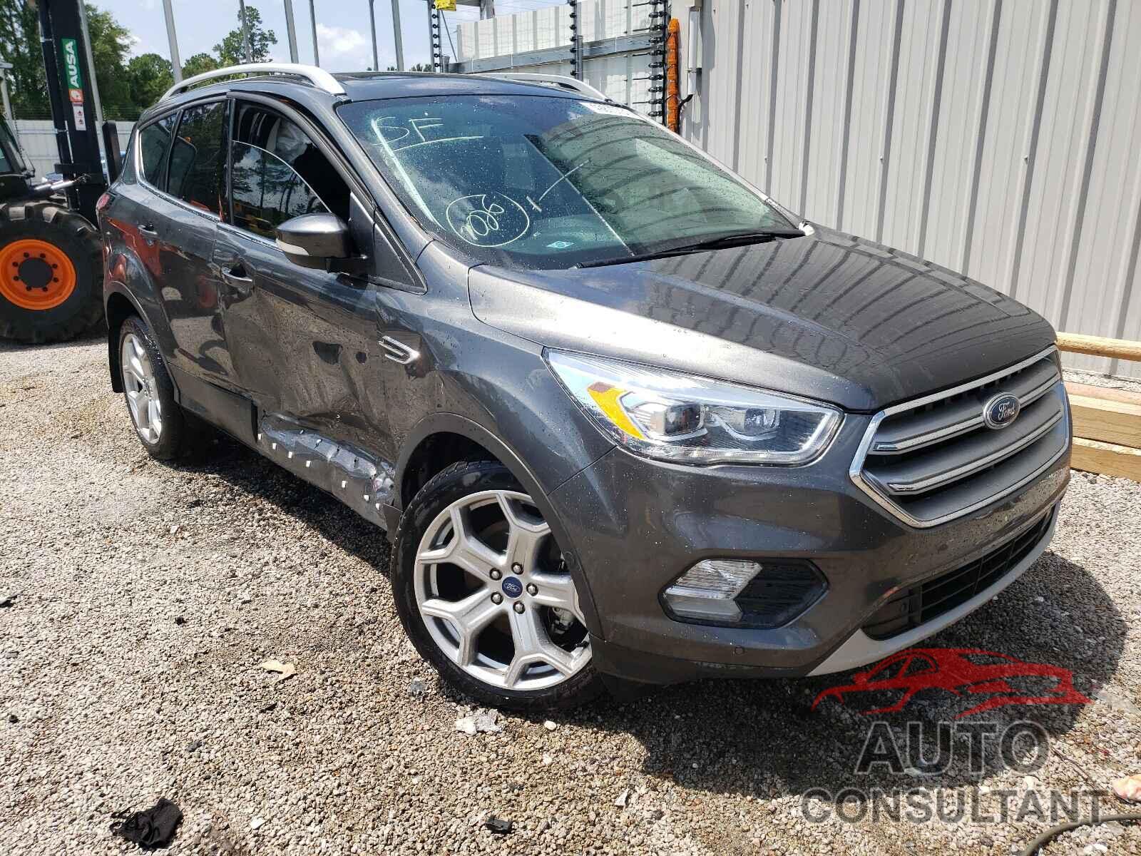 FORD ESCAPE 2017 - 1FMCU0J95HUD72223