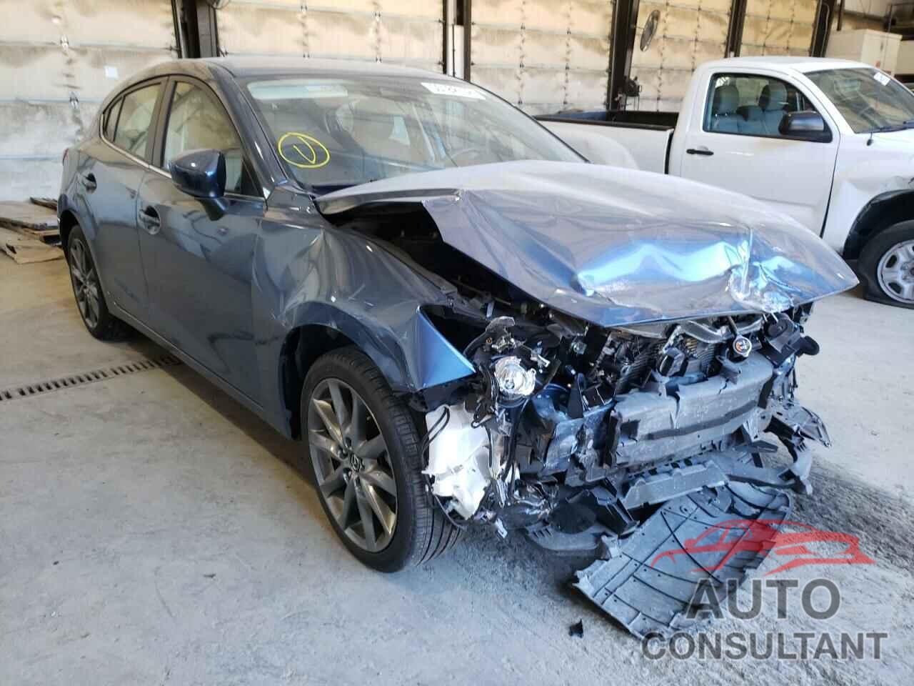 MAZDA 3 2018 - 3MZBN1L31JM262580