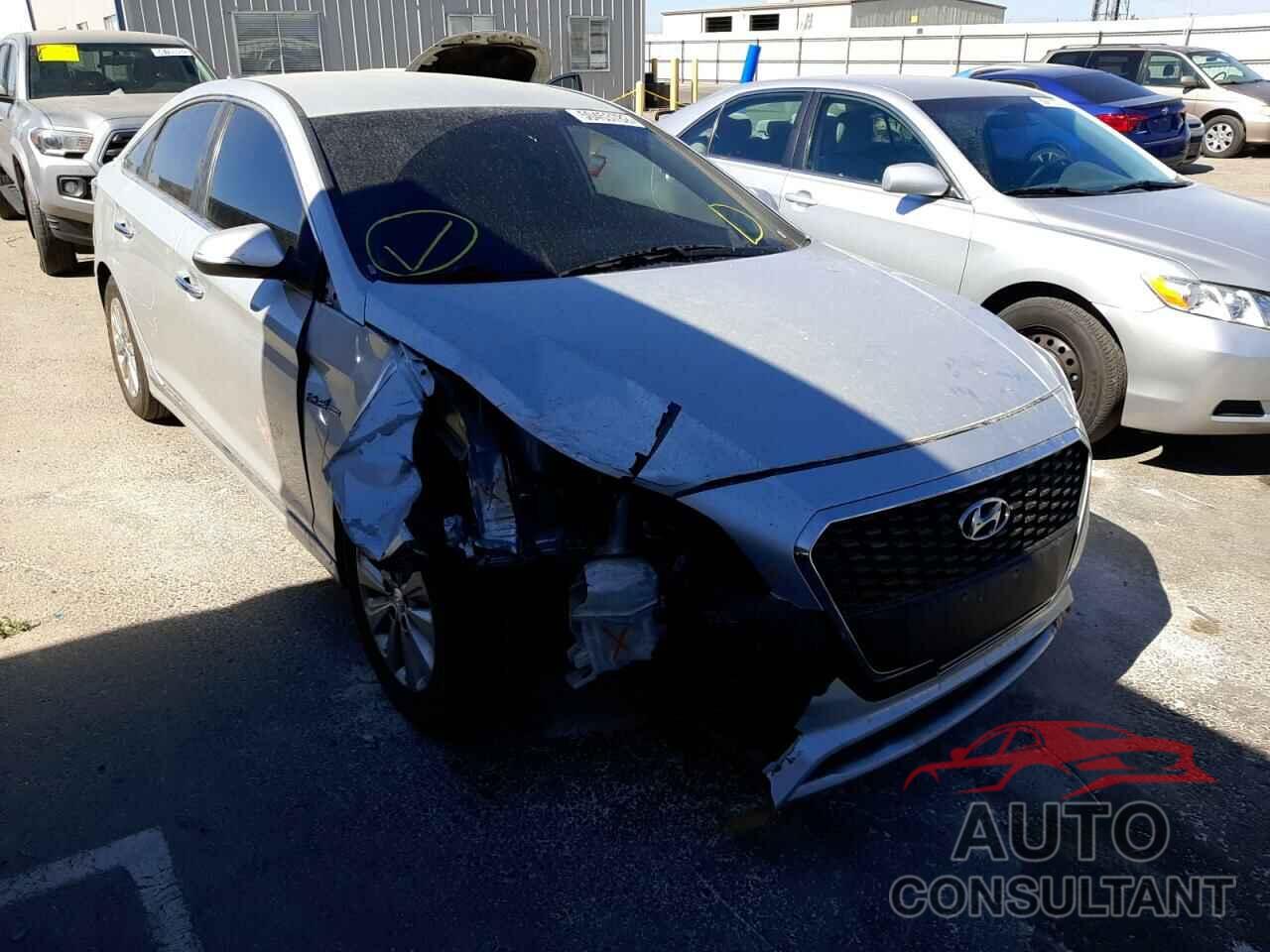 HYUNDAI SONATA 2017 - KMHE24L10HA059188