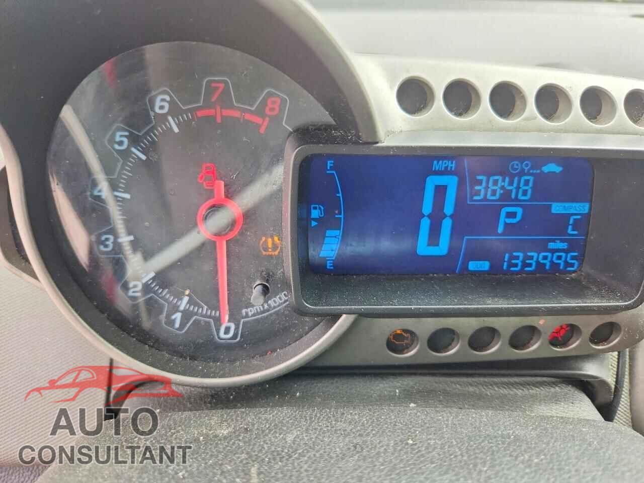 CHEVROLET SONIC 2014 - 1G1JC5SH8E4209510