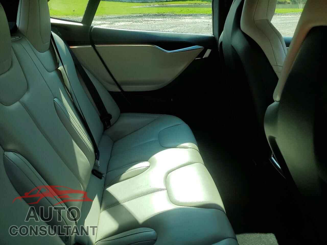 TESLA MODEL S 2015 - 5YJSA1E24FF118424