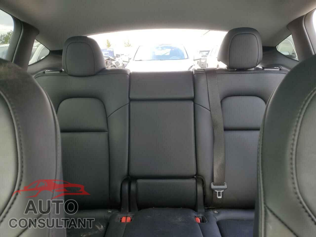 TESLA MODEL Y 2022 - 7SAYGDEE6NF358564