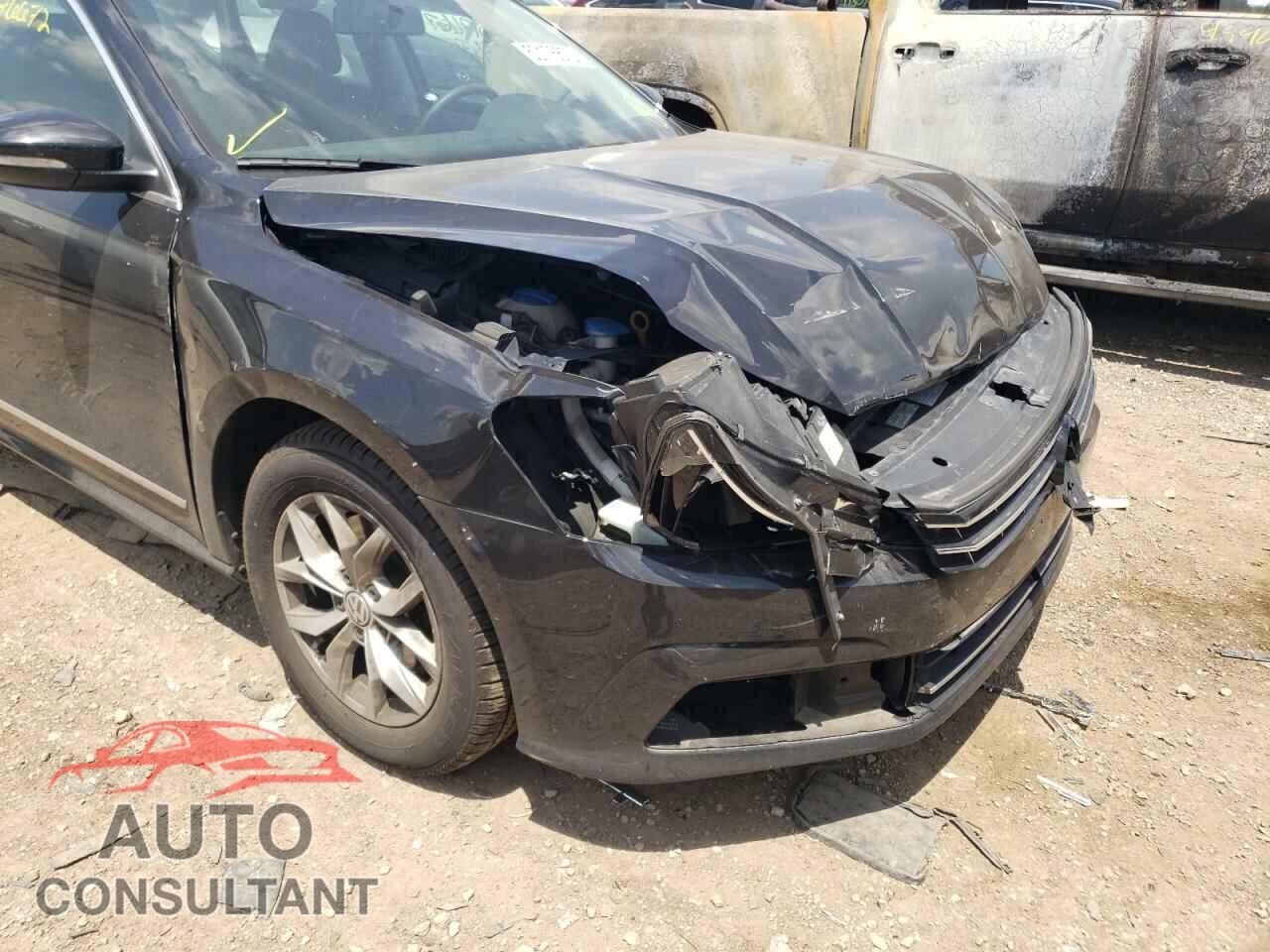 VOLKSWAGEN PASSAT 2017 - 1VWAT7A38HC081432