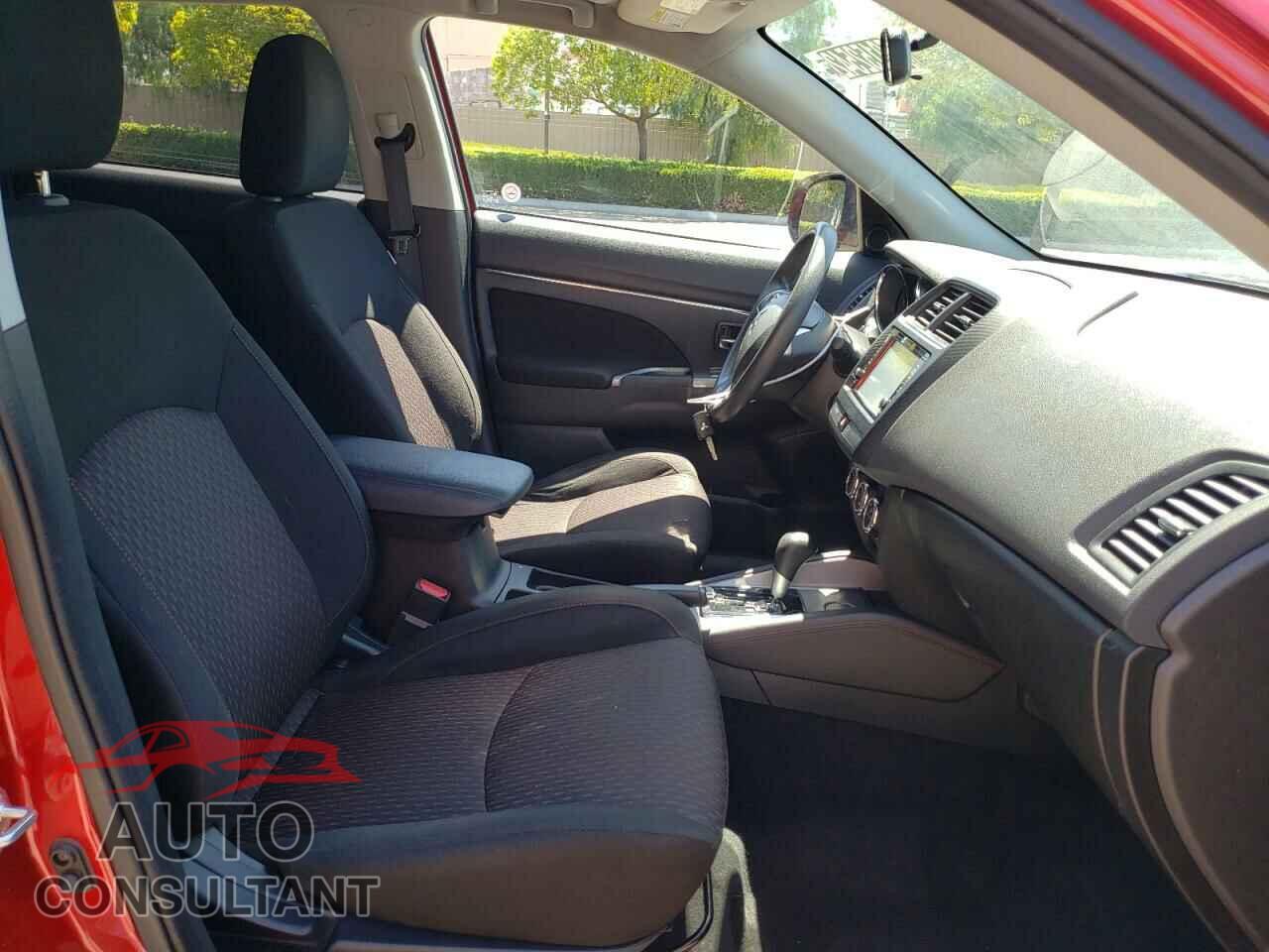 MITSUBISHI OUTLANDER 2019 - JA4AP3AU3KU021840