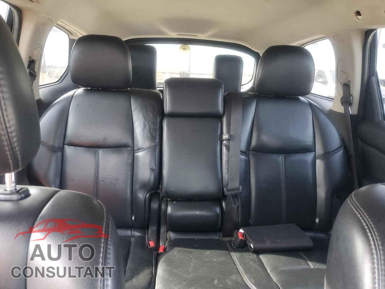 NISSAN PATHFINDER 2017 - 5N1DR2MM6HC655401