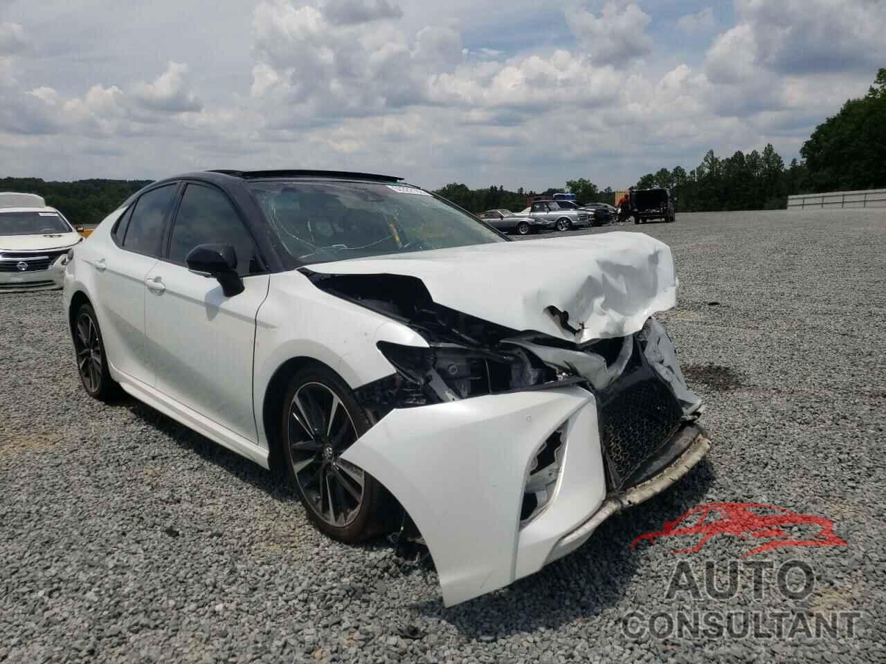 TOYOTA CAMRY 2018 - 4T1B61HK3JU002270