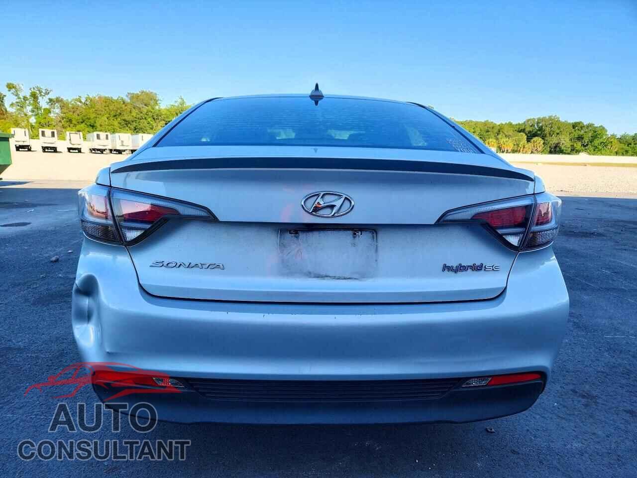 HYUNDAI SONATA 2017 - KMHE24L38HA064317