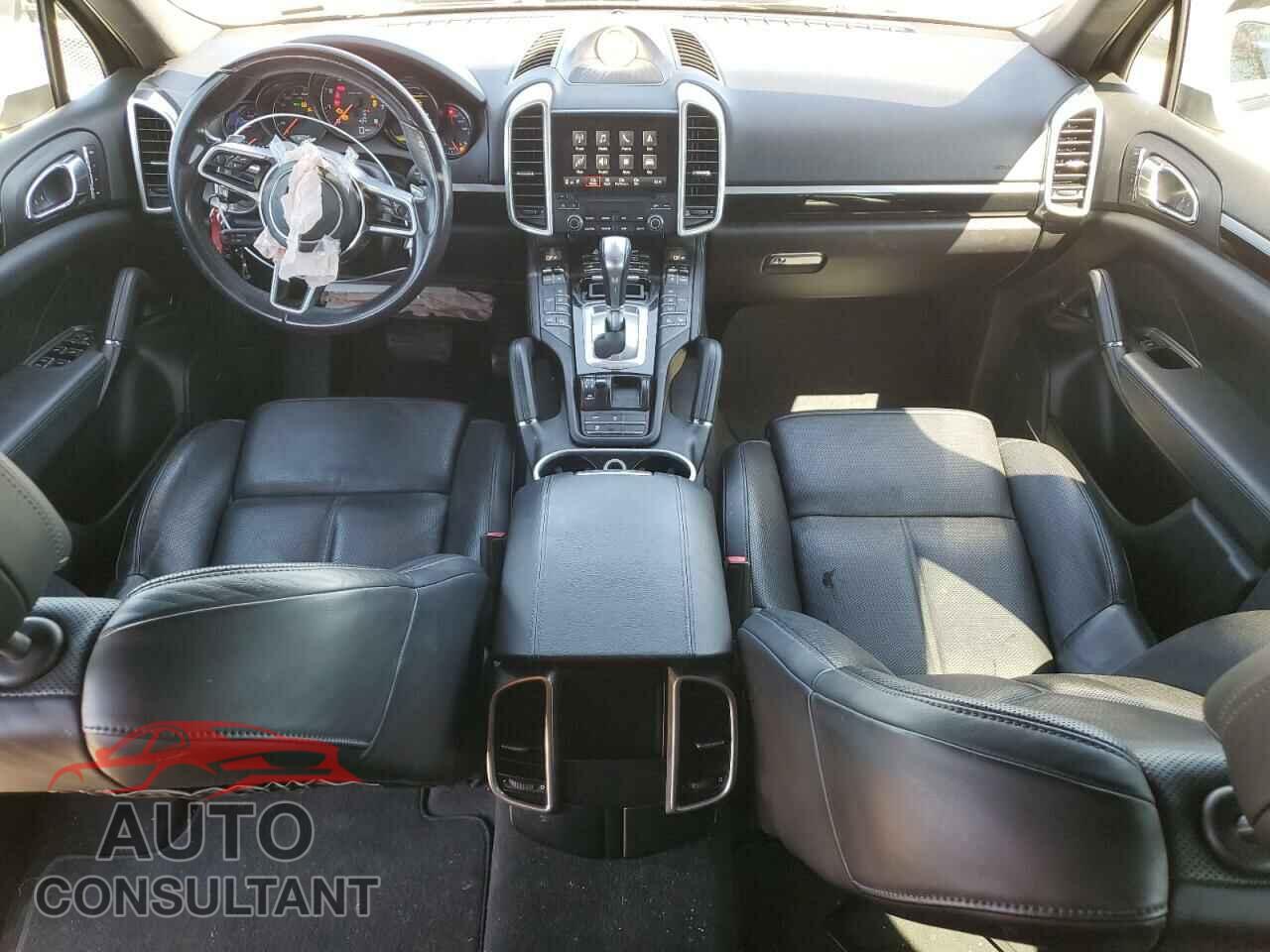 PORSCHE CAYENNE 2017 - WP1AA2A27HKA80537
