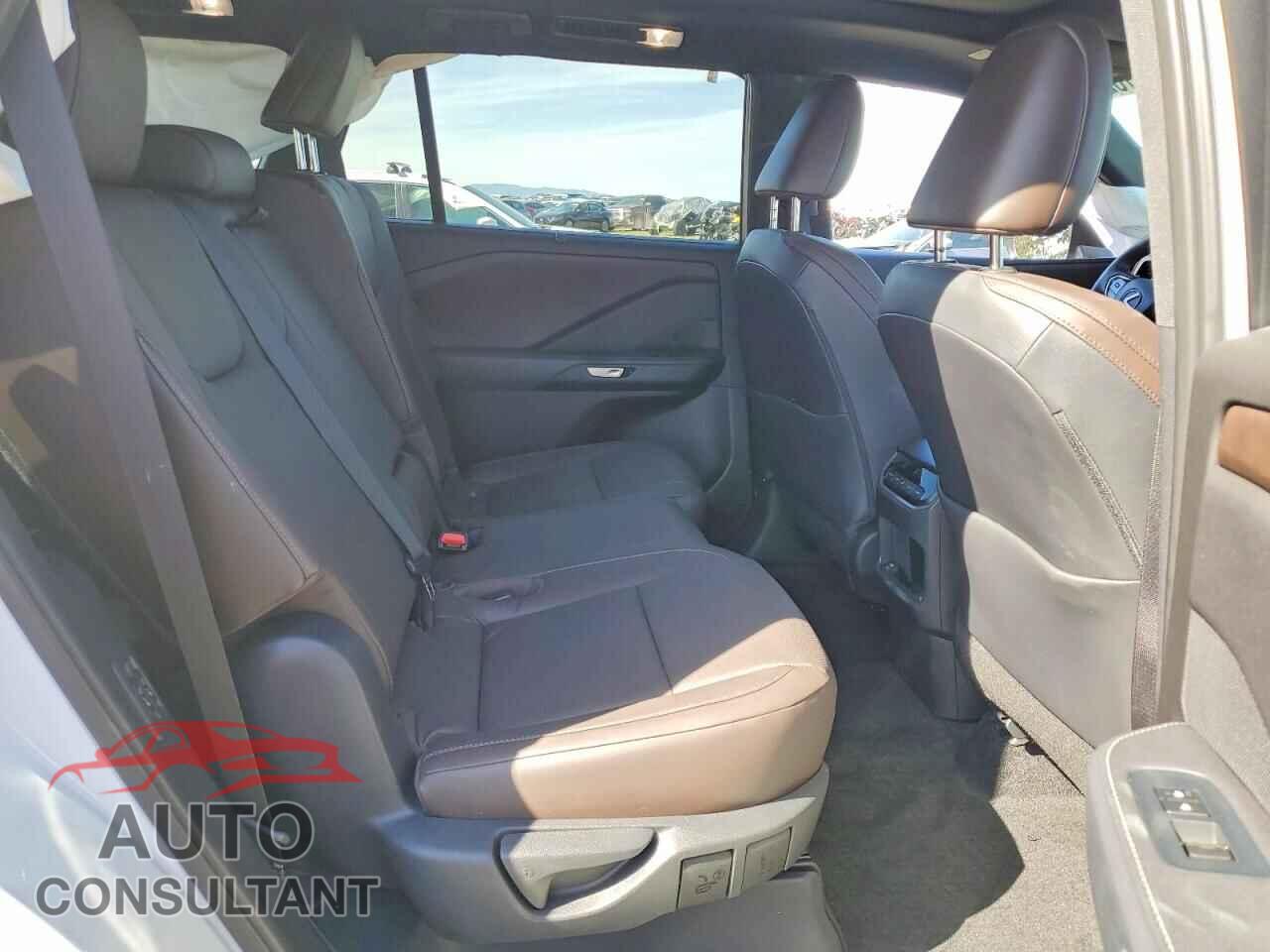LEXUS UNKNOWN 2025 - 5TDAAAA66SS015502